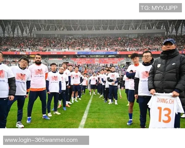 足球俱乐部精彩瞬间集锦展现团队精神与激情的完美结合 足球俱乐部精彩瞬间集锦展现团队精神与激情的完美结合